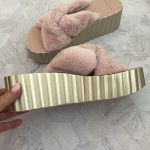 $450 New, Authentic TORY BURCH Pink Faux Fur Platform Slippers US 10 Slides